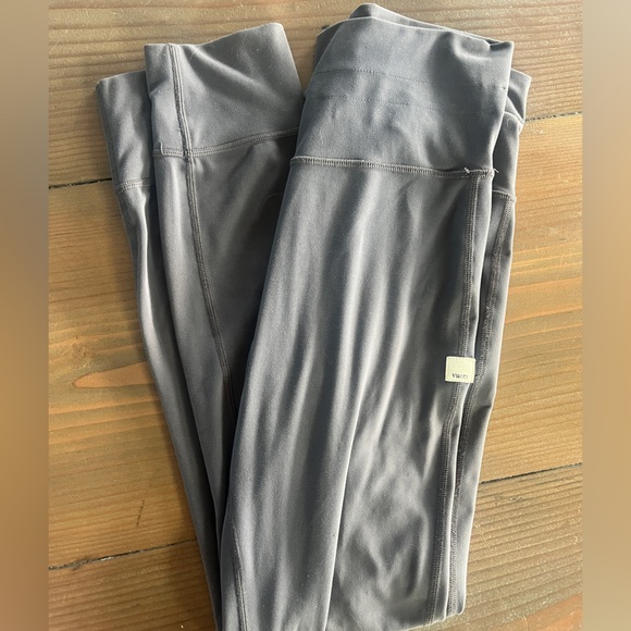 Vuori Pants - Vuori Daily Leggings Grey Size Small